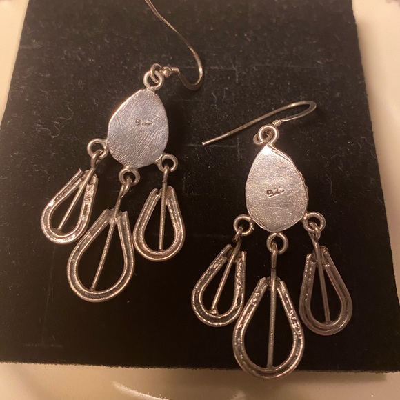 ๐ 925 sterling silver, rain drop cabochon onyx chandelier earrings. - Picture 4 of 6